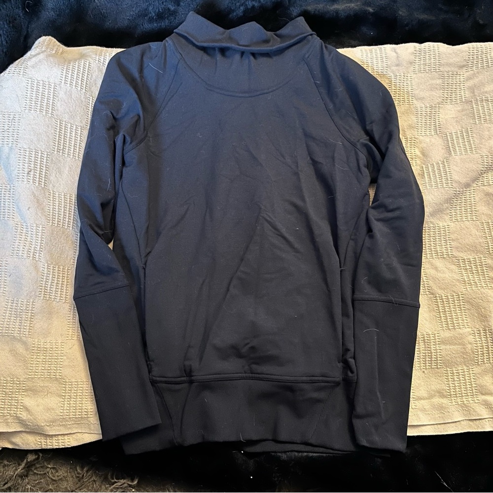 Lululemon sweatshirt